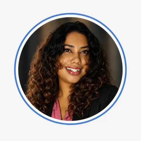 Suchata, Executive Assistant at Law Books by 22